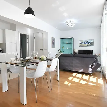 Apartment Lari