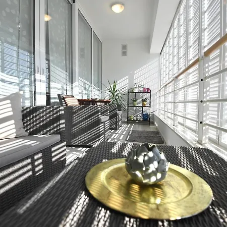 Lari Apartment *
